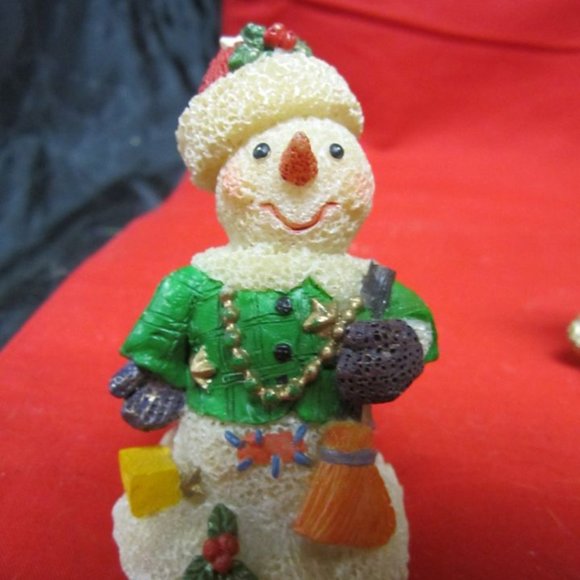 VINTAGE 90'S SNOWMAN COLLECTION OF 5 SNOWMAN MOTIF ORNAMENTS/FIGURES - Picture 5 of 9